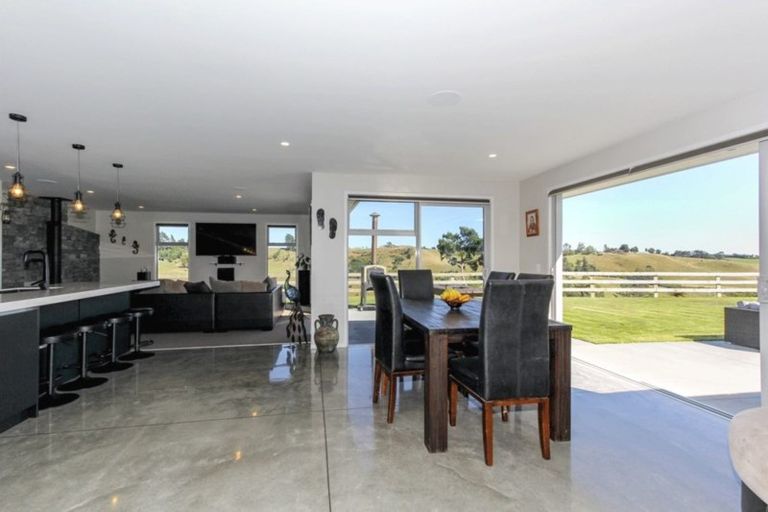 Photo of property in 652 Kelly Road, Lepperton, New Plymouth, 4373