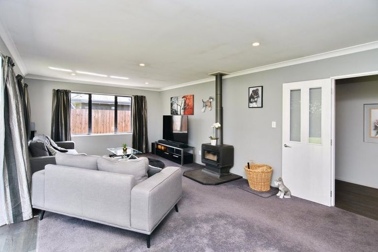 Photo of property in 11 James Drive, Woodend, 7610