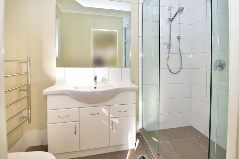 Photo of property in 90 Pinecrest Drive, Gulf Harbour, Whangaparaoa, 0930