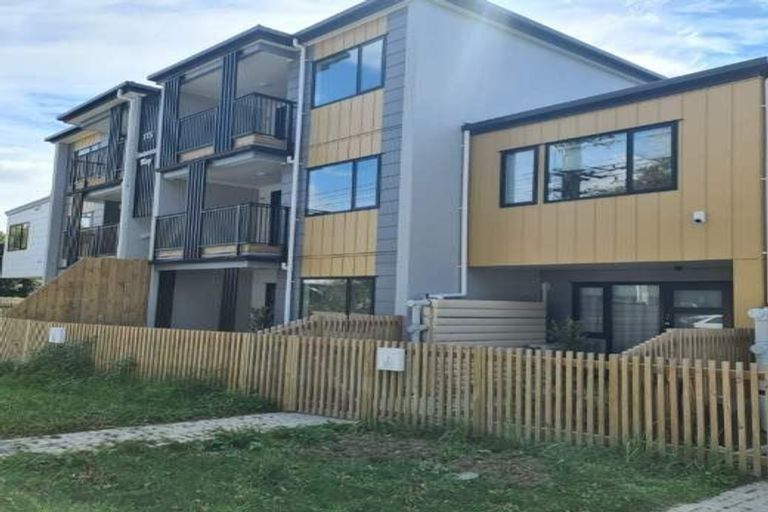 Photo of property in 7/115 Swanson Road, Henderson, Auckland, 0610