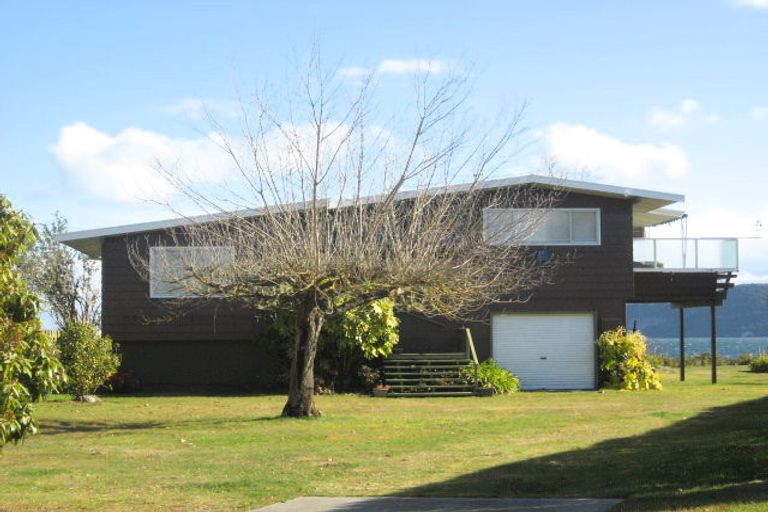 Photo of property in 10 Kinloch Road, Kinloch, Taupo, 3377