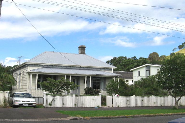 Photo of property in 106 Victoria Road, Devonport, Auckland, 0624