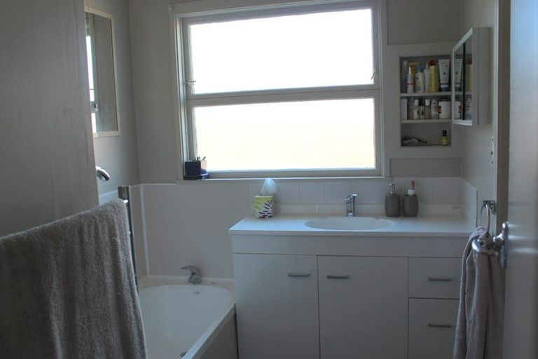 Photo of property in 12 Stewart Place, Melville, Hamilton, 3206