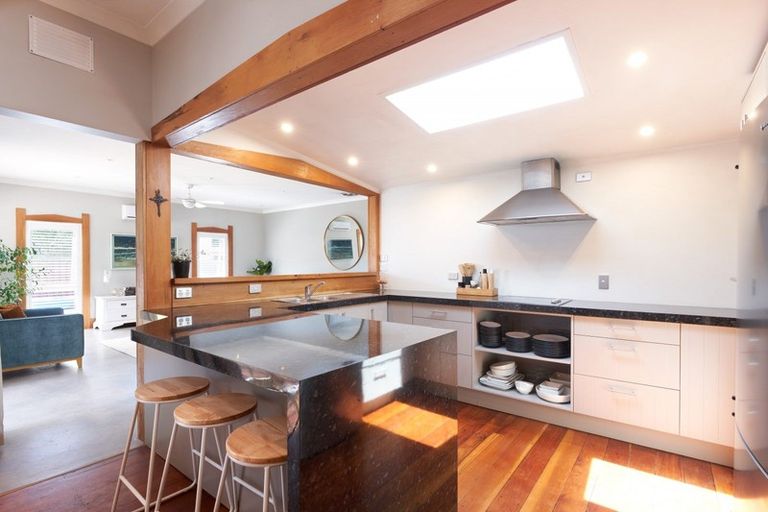 Photo of property in 303 Mclean Street, Saint Leonards, Hastings, 4120