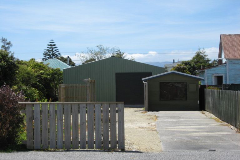 Photo of property in 43 Queen Street, Westport, 7825