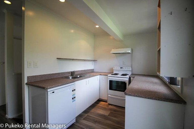 Photo of property in 19 Lynmore Drive, Hillpark, Auckland, 2102