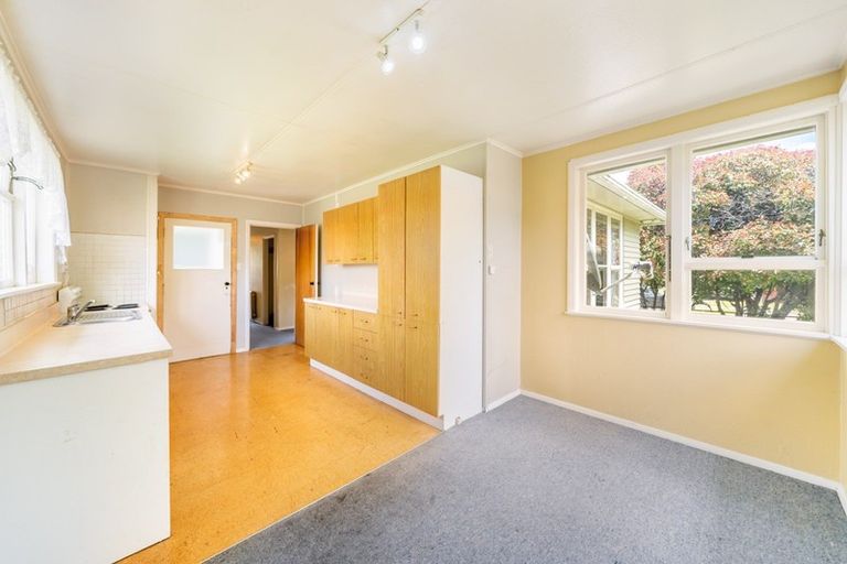 Photo of property in 2 Mary Crescent, Elderslea, Upper Hutt, 5018