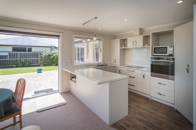 Photo of property in 36 Rhodes Street, Waimate, 7924
