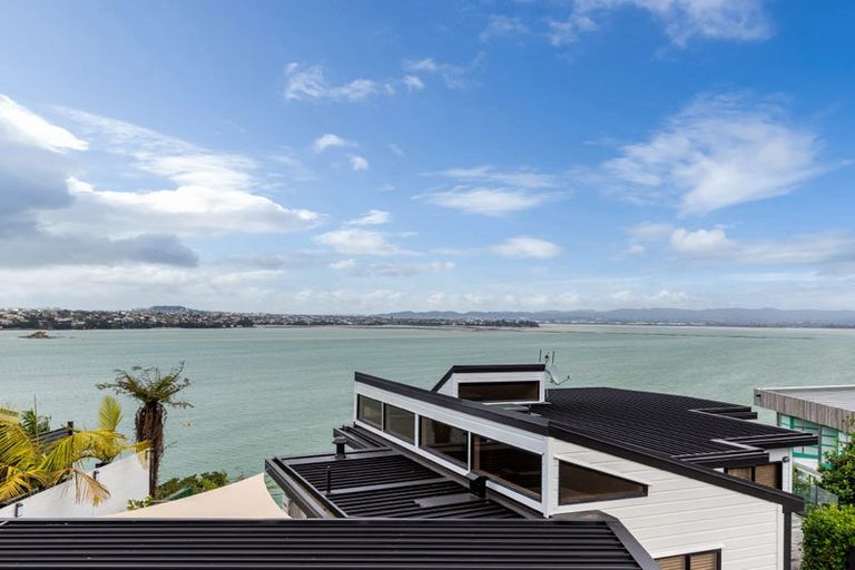 Photo of property in 1/26 Tizard Road, Birkenhead, Auckland, 0626