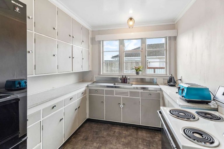 Photo of property in 42 Paisley Street, Awapuni, Palmerston North, 4412