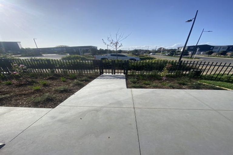 Photo of property in 2 Port Way, Rosehill, Papakura, 2113