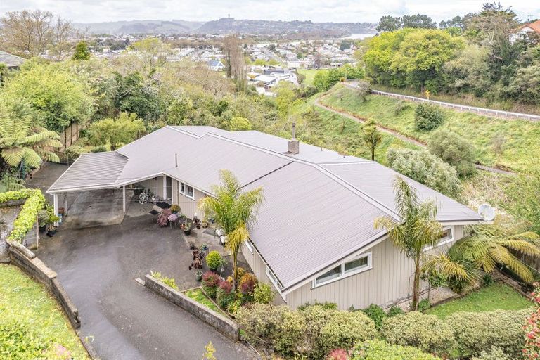 Photo of property in 2 Hillside Terrace, Saint Johns Hill, Whanganui, 4500