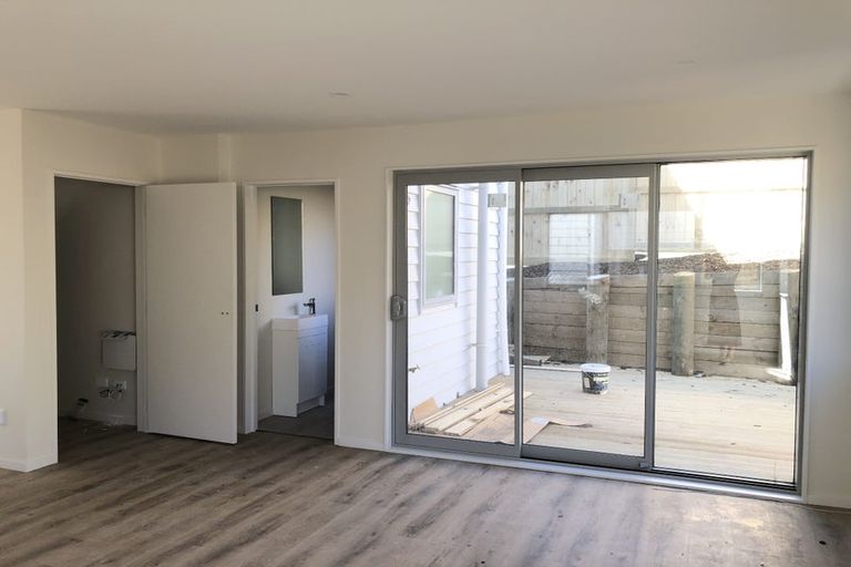 Photo of property in 12a Diana Drive, Glenfield, Auckland, 0627