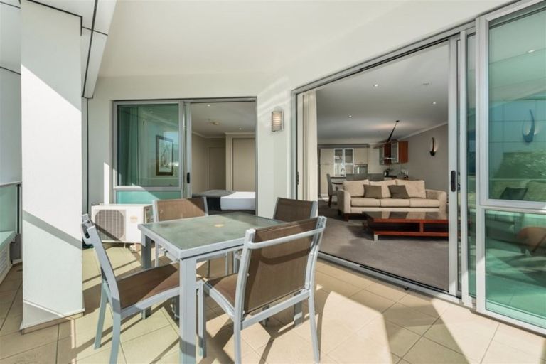 Photo of property in 136 Marine Parade, Bluff, 9814