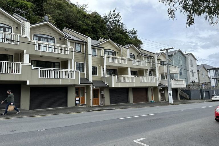 Photo of property in 132 Aro Street, Aro Valley, Wellington, 6021