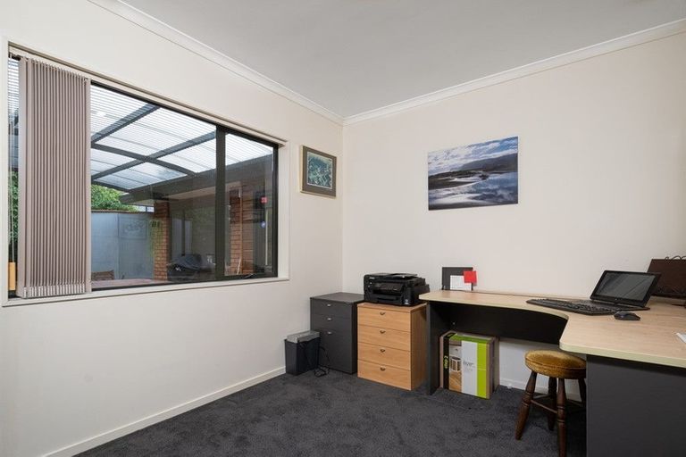 Photo of property in 13 San Marino Drive, Henderson, Auckland, 0612