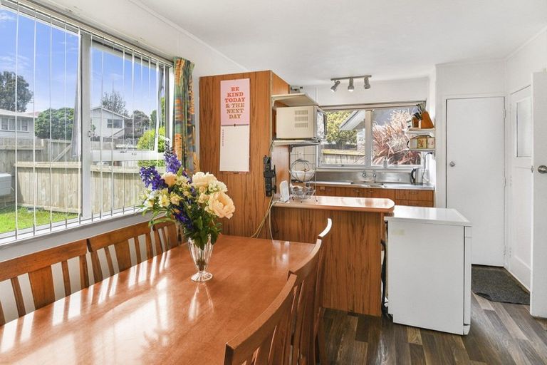 Photo of property in 1 Hobart Crescent, Wattle Downs, Auckland, 2103