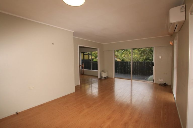 Photo of property in 20 Simon Ellice Drive, Bayview, Auckland, 0629