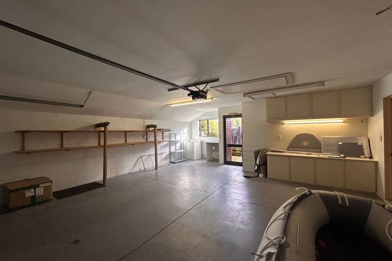 Photo of property in 2 Yarrum Lane, Avonhead, Christchurch, 8042