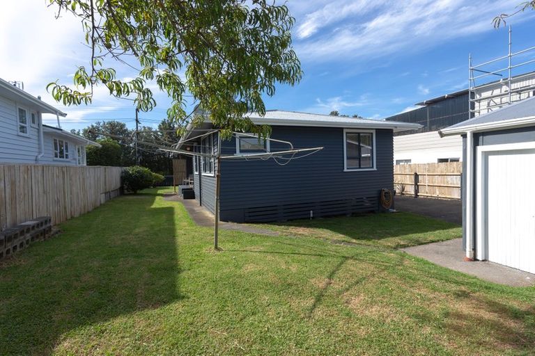 Photo of property in 215 Omata Road, Spotswood, New Plymouth, 4310