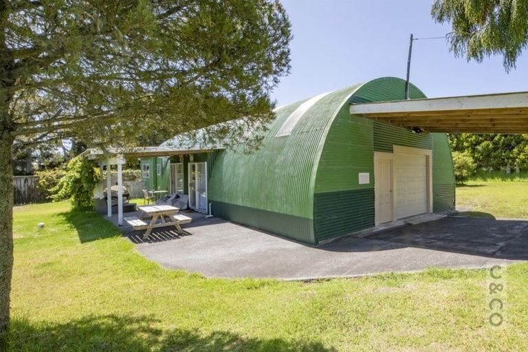 Photo of property in 144 Taupaki Road, Taupaki, Henderson, 0782