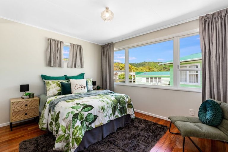 Photo of property in 10 Mimihau Grove, Wainuiomata, Lower Hutt, 5014
