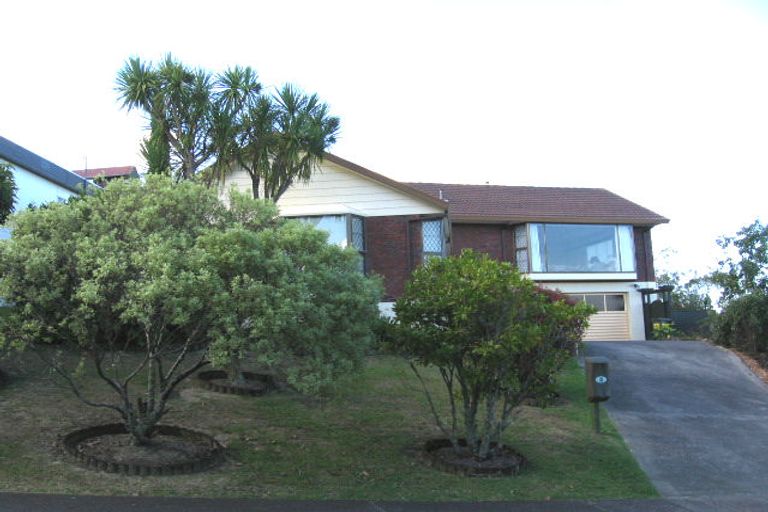 Photo of property in 3 Puawai Place, Northcote, Auckland, 0627