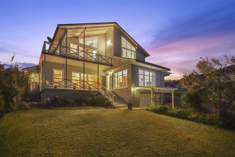 Photo of property in 12 Bilkey Avenue, Pukekohe, 2120