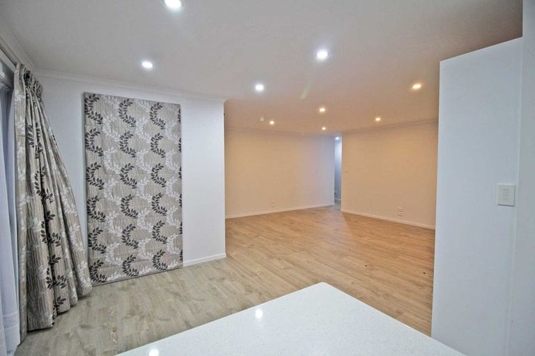 Photo of property in 18 Shrule Place, Huntington, Hamilton, 3210