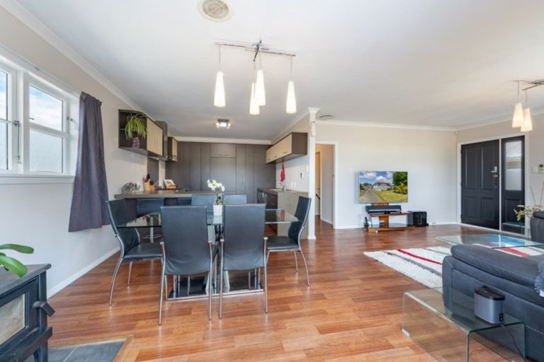 Photo of property in 19 Oxford Crescent, Ebdentown, Upper Hutt, 5018