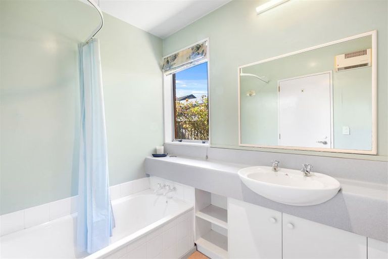 Photo of property in 12a Westburn Terrace, Burnside, Christchurch, 8041