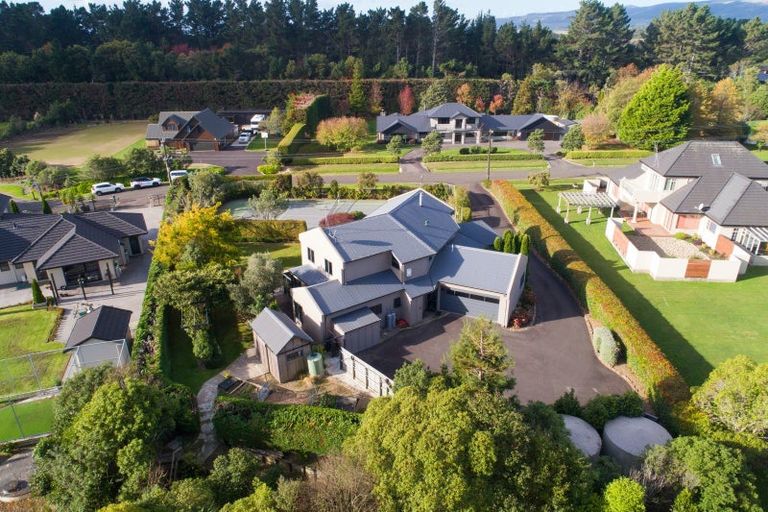 Photo of property in 45 Waicola Drive, Fitzherbert, Palmerston North, 4471