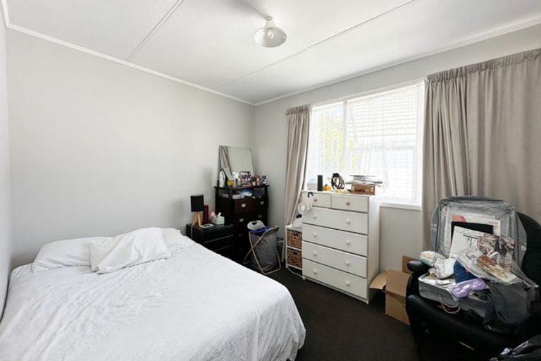 Photo of property in 18 Lingfield Street, Glenfield, Auckland, 0629