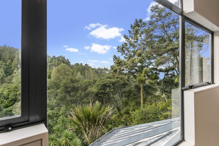 Photo of property in 30 Wood Bay Road, Titirangi, Auckland, 0604