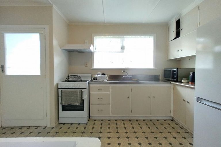 Photo of property in 42b Black Rock Road, Newlands, Wellington, 6037