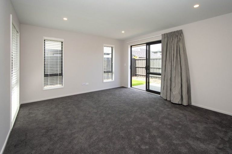 Photo of property in 130 Shillingford Boulevard, Rolleston, 7615