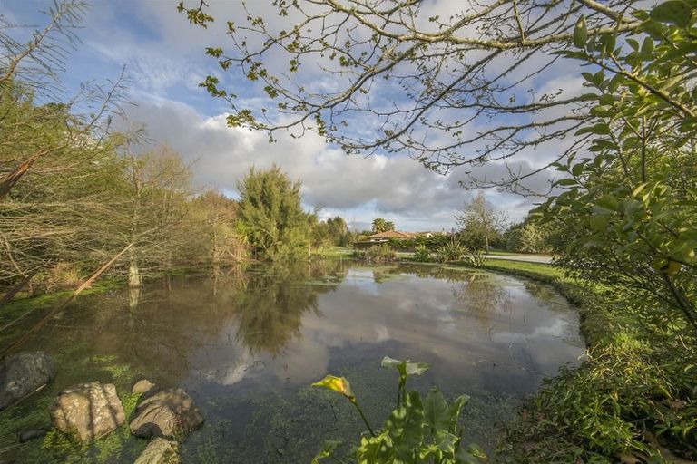 Photo of property in 210 Oraha Road, Kumeu, 0892