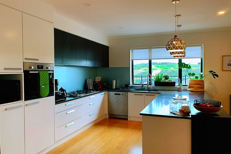 Photo of property in 3 Tuangi Street, Long Bay, Auckland, 0630