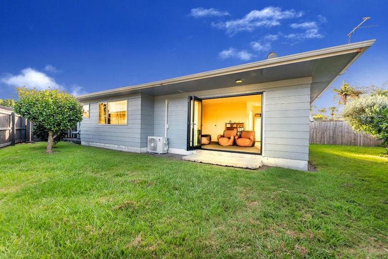 Photo of property in 2/48 Tabitha Crescent, Henderson, Auckland, 0612