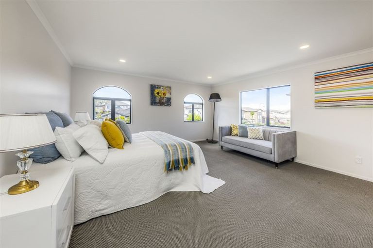 Photo of property in 15 Heidi Crescent, Flat Bush, Auckland, 2016