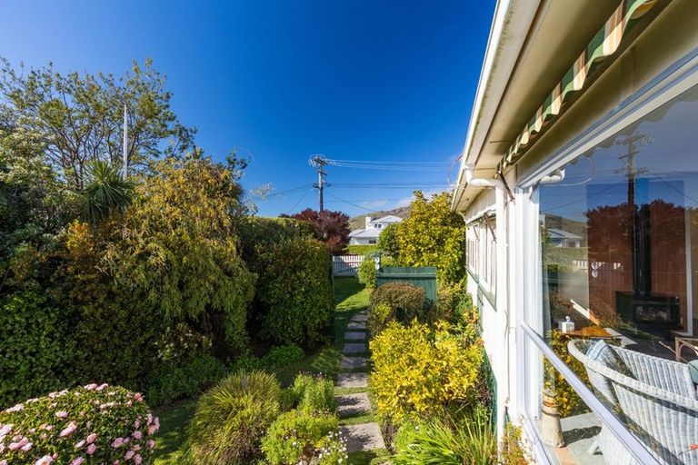Photo of property in 17 Whero Avenue, Diamond Harbour, Lyttelton, 8971
