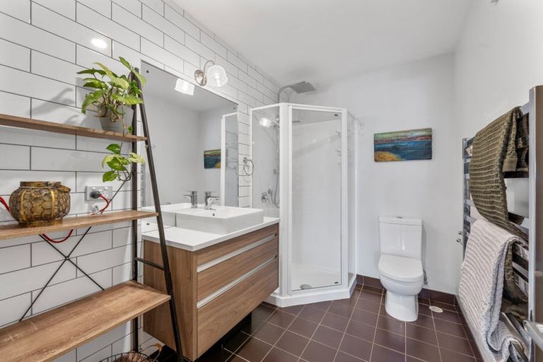 Photo of property in 24 Leneford Drive, East Tamaki, Auckland, 2013