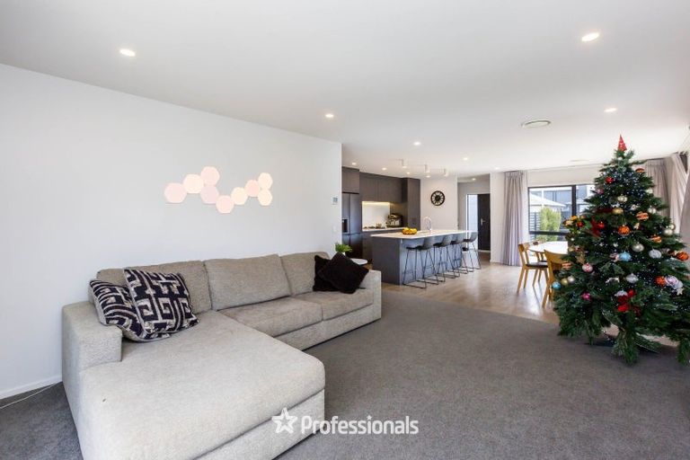 Photo of property in 13 Castletown Street, Wallaceville, Upper Hutt, 5018