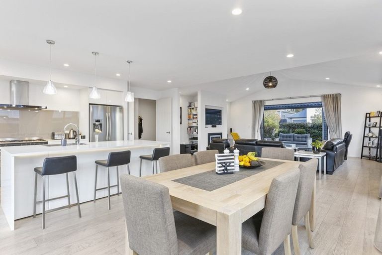 Photo of property in 6 Tuangi Street, Long Bay, Auckland, 0630