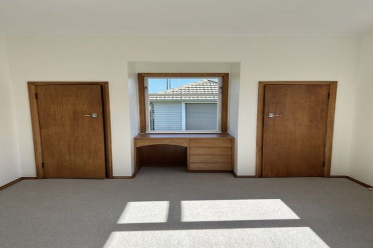 Photo of property in 16 Strathmore Avenue, Strathmore Park, Wellington, 6022