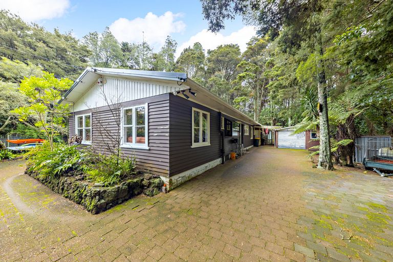 Photo of property in 11 Scenic Drive, Hillpark, Auckland, 2102