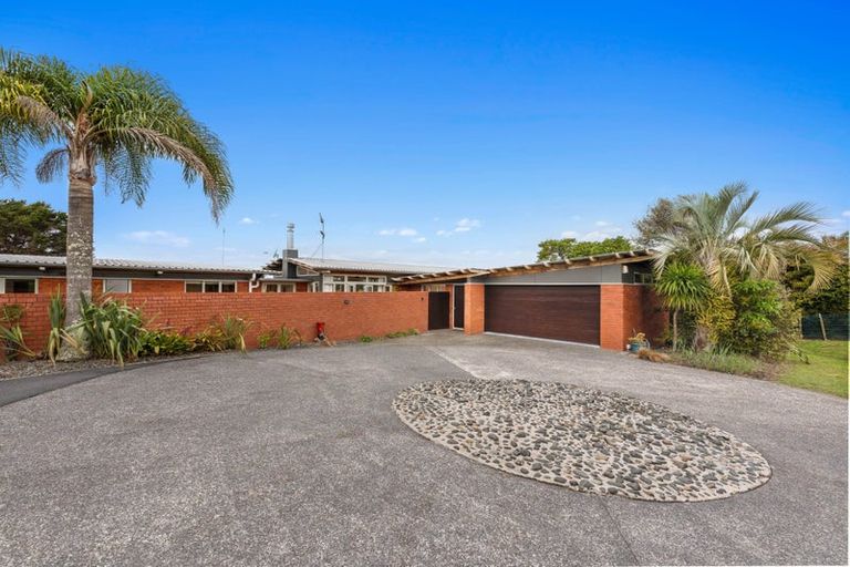 Photo of property in 15 Tudor Park Drive, Whitford, Howick, 2571