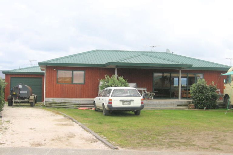 Photo of property in 112 Titoki Place, Matarangi, Whitianga, 3592