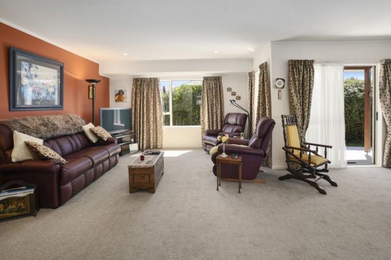 Photo of property in 12a Heihei Place, Paraparaumu, 5032