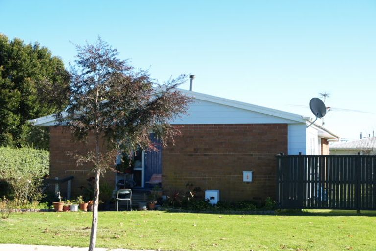 Photo of property in 7 Lavinia Crescent, Mangere East, Auckland, 2024